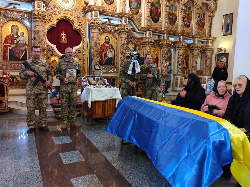 У Полтаві попрощалися з трьома захисниками України