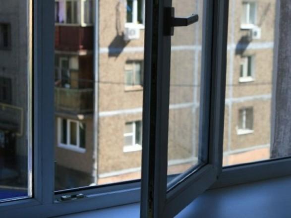 У Полтаві жінка випала з шостого поверху: поліція з’ясовує обставини