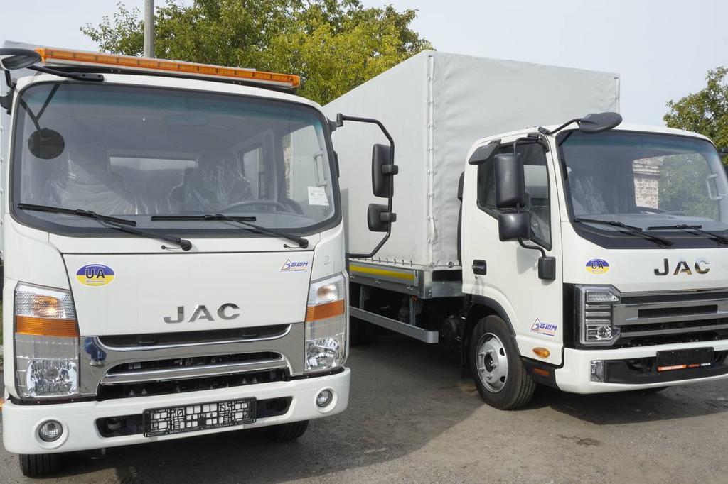 КАТП-1628 у Полтаві отримало нові автомобілі для прибирання контейнерних майданчиків