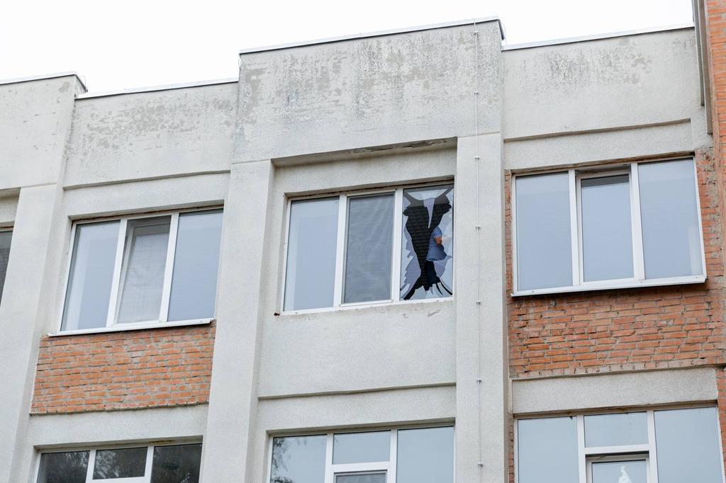 У Полтаві вибуховою хвилею пошкоджено 10 вікон у школі 