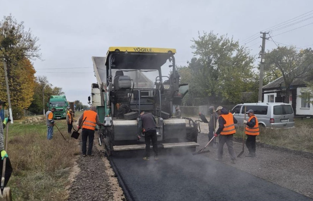 На Полтавщині ремонтують місцеві дороги в 11 громадах