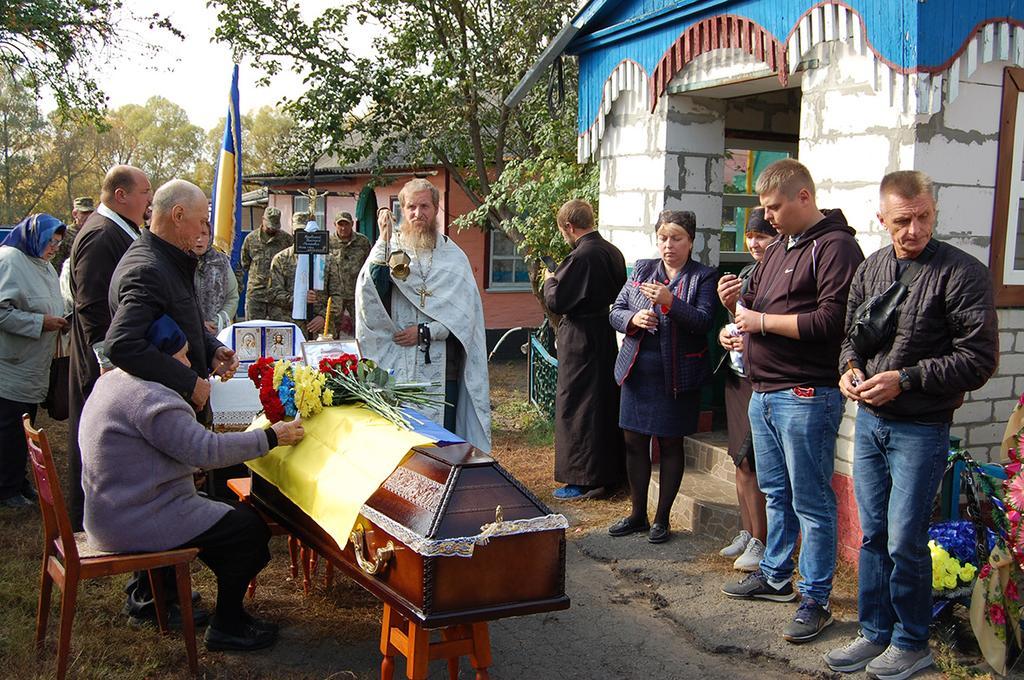 «На щиті» до Гребінківщини повернувся Герой Анатолій Кривошея