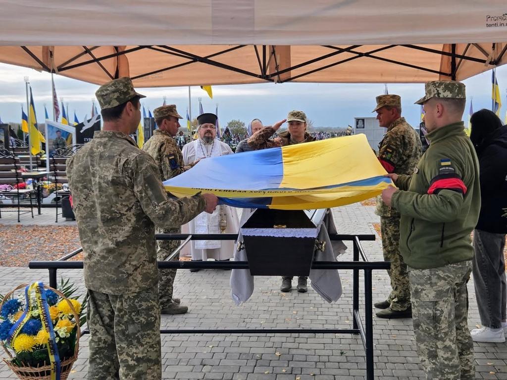 Миргородська громада провела в останню путь двох полеглих на війні земляків