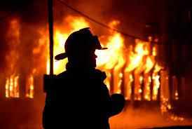 На Полтавщині чоловік повністю обгорів у пожежі й потрапив до реанімації
