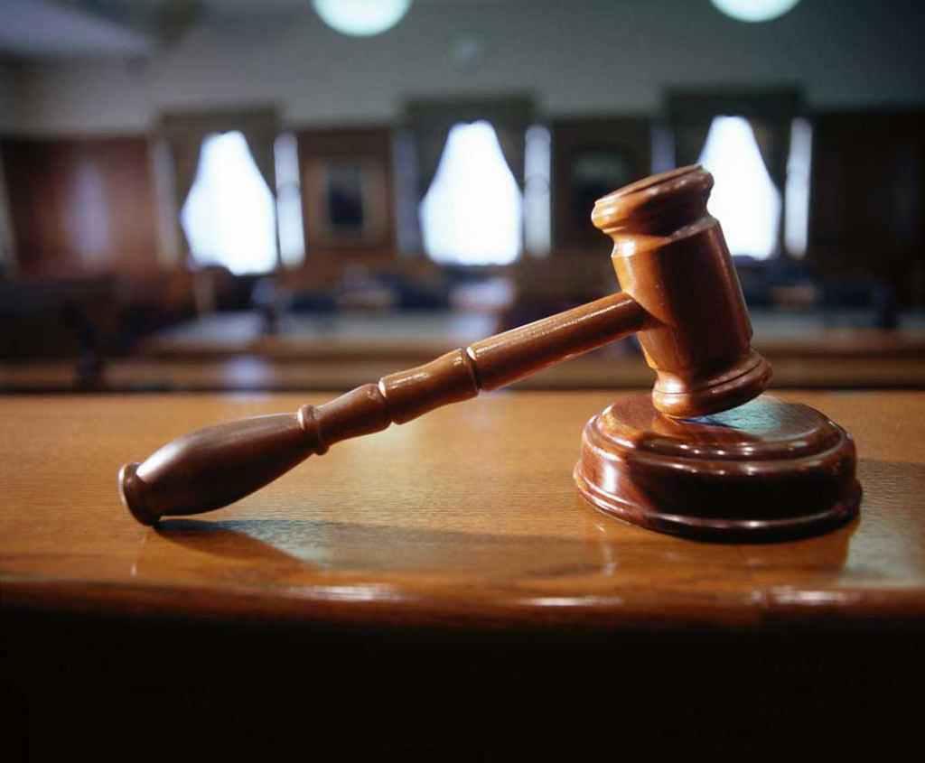 У Полтаві засудили голову та секретаря виборчої комісії, які голосували за призначення собі премій