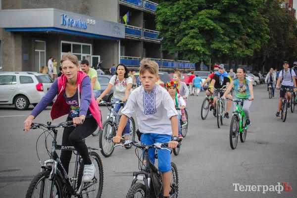 У Кременчуці відзначили День Незалежності патріотичним велопробігом