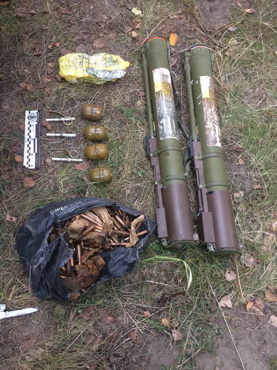 На Полтавщині виявили схованку зброї вбитого кримінального авторитета. ФОТО