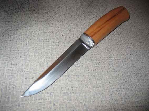 На Полтавщині чоловік напідпитку погрожував ножем у перукарні