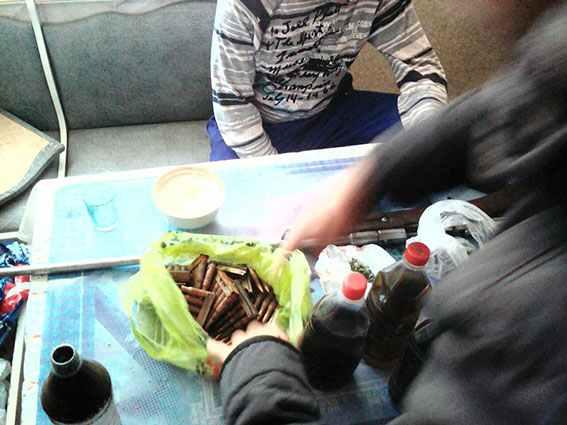 У Гадячі в чоловіка знайшли зброю, боєприпаси та наркотики