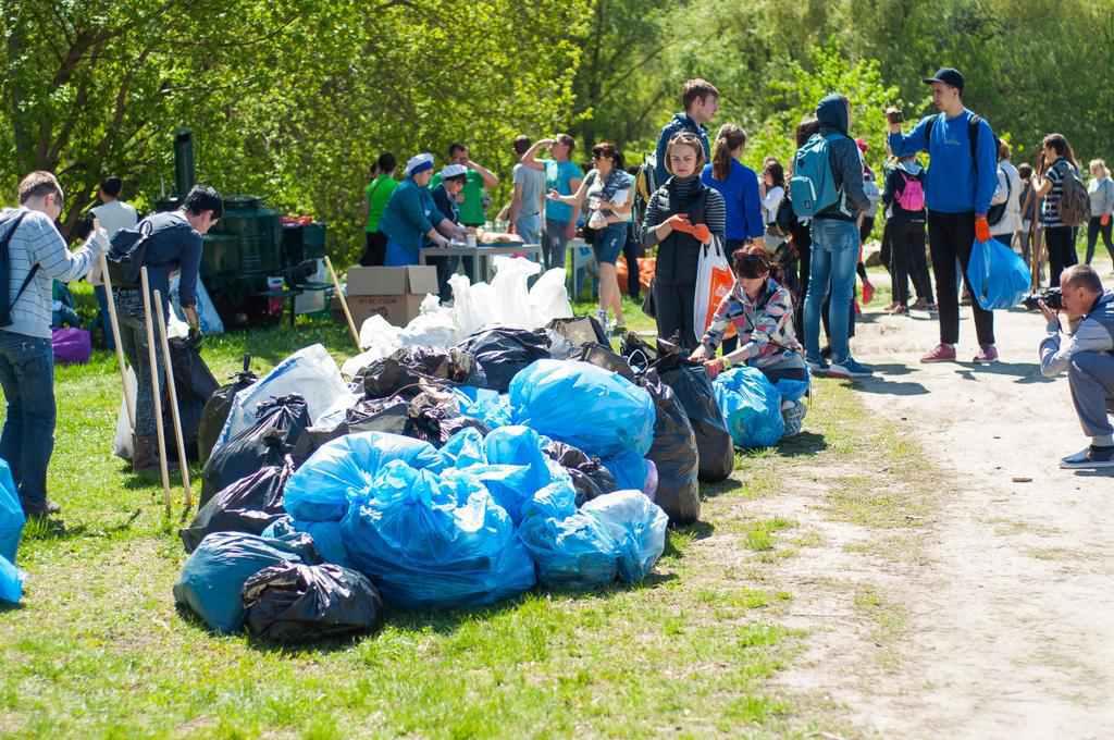 Полтавців запрошують на «тепле прибирання» прирічкового парку