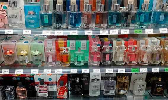 На Полтавщині жінка вкрала із магазину парфуми