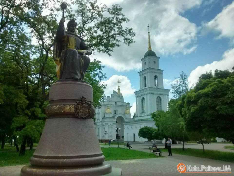 Що відомо про розслідуванння вибуху і облиття фарбою пам’ятника Мазепі у Полтаві