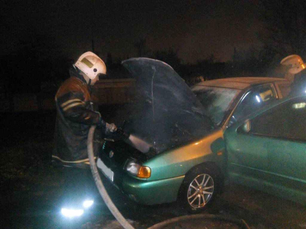 У Кременчуці горіла автівка Фольксваген Поло