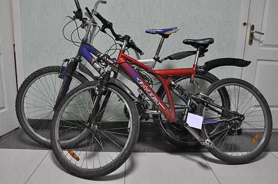 Поліція розшукує власників велосипедів, на яких пересувались нападники на суддю Гольник