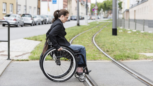Людям з інвалідністю збільшать розмір соцдопомоги