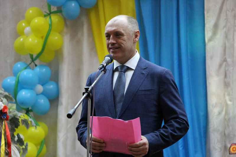 Замість навчання – екскурсія від мера: полтавських школярів везуть в парк розваг