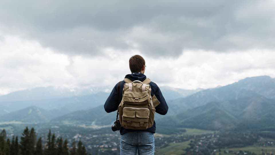 В Україні за туристами слідкуватимуть за допомогою мобільних операторів