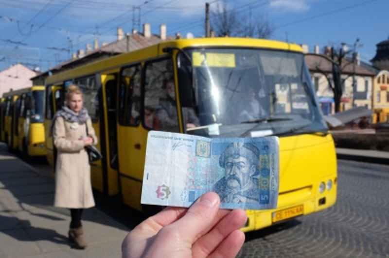 Подарунок під Новий Рік: у Полтаві збільшили вартість проїзду