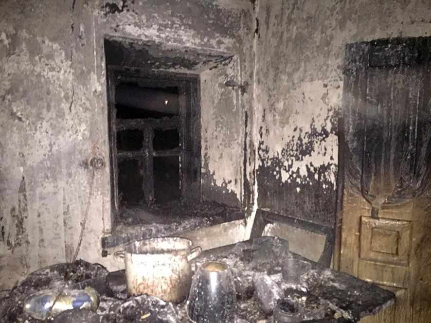 На Полтавщині вогонь майже повністю знищив будинок