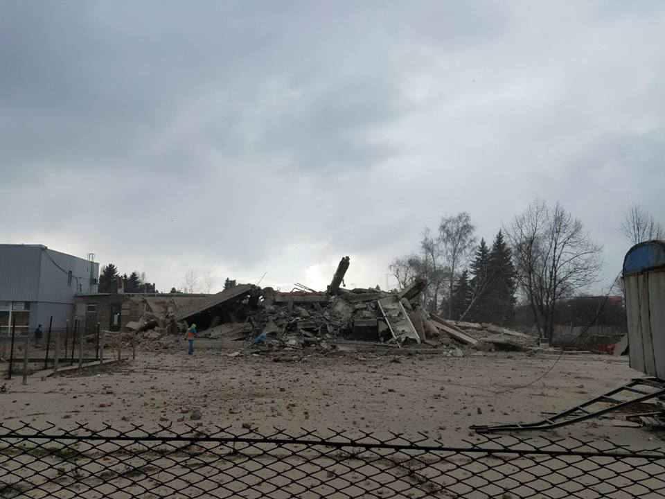 У Полтаві знесли завод «Знамя». ФОТО