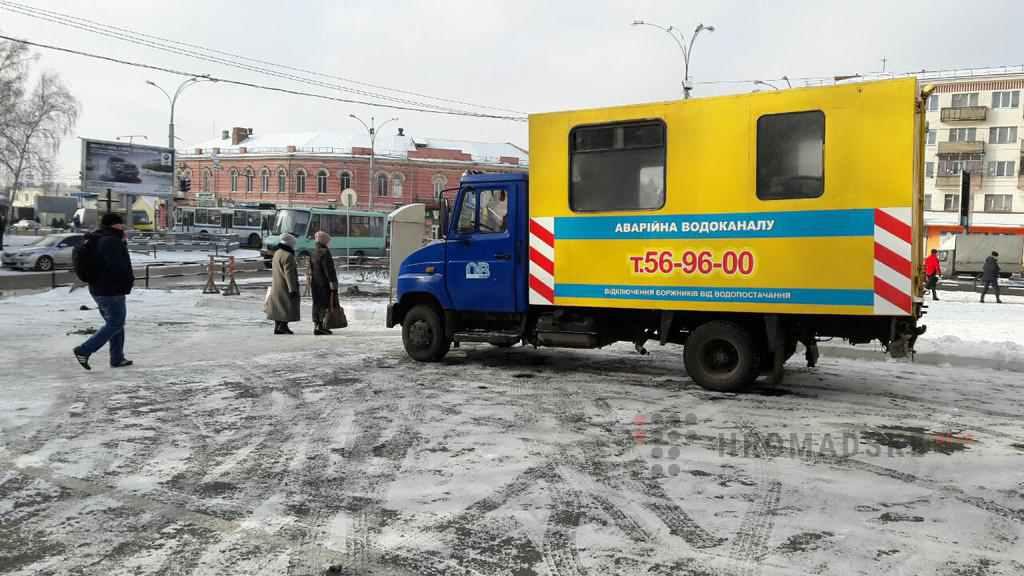 У Полтаві на вулиці Шевченка прорвало водопровід