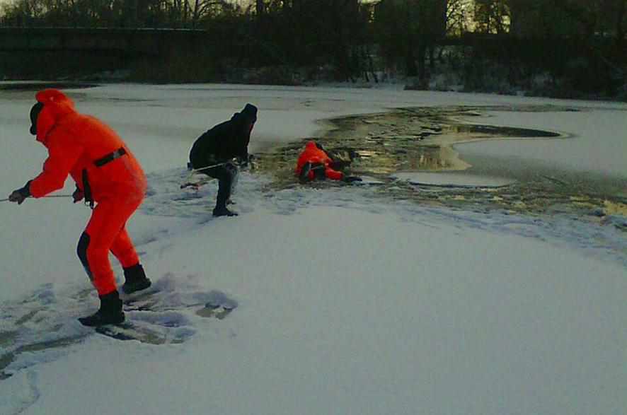 На Полтавщині під час риболовлі пенсіонер провалився під лід