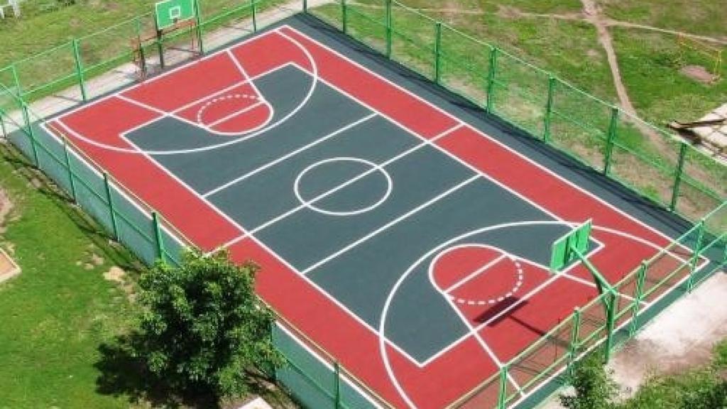 Біля школи побудують спортмайданчик, за скільки – полтавцям не кажуть