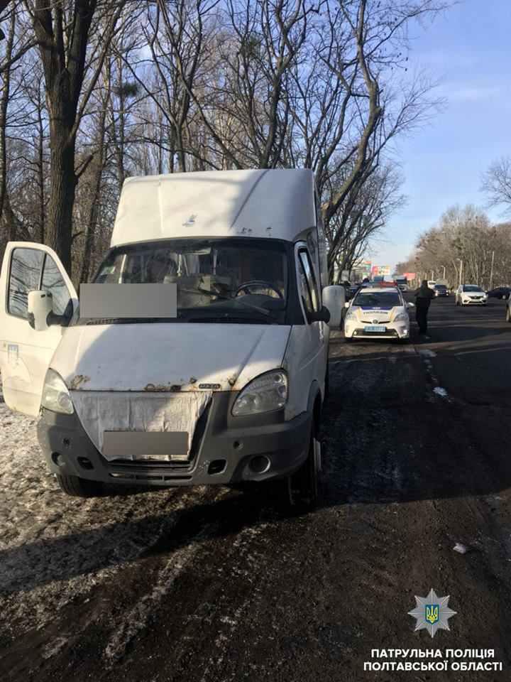 Водій маршрутки скандального полтавського перевізника був за лікаря й за механіка: поліція