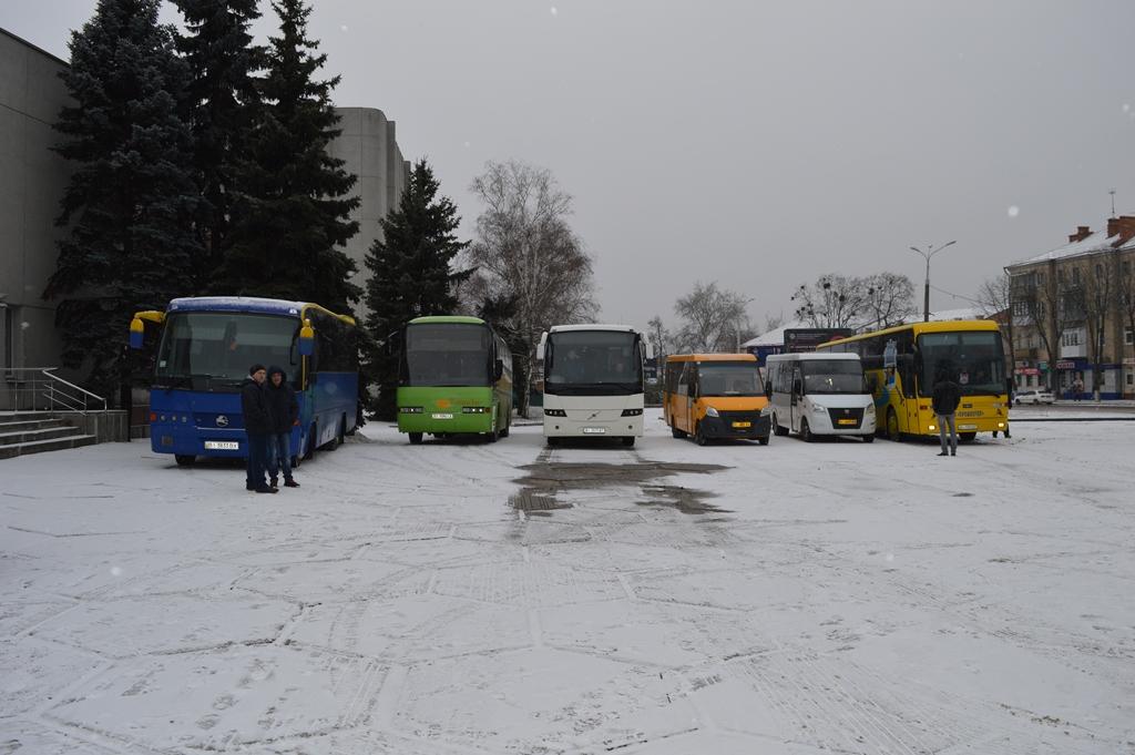 У Полтаві обирають перевізників на 15 міжміських маршрутів. ФОТО