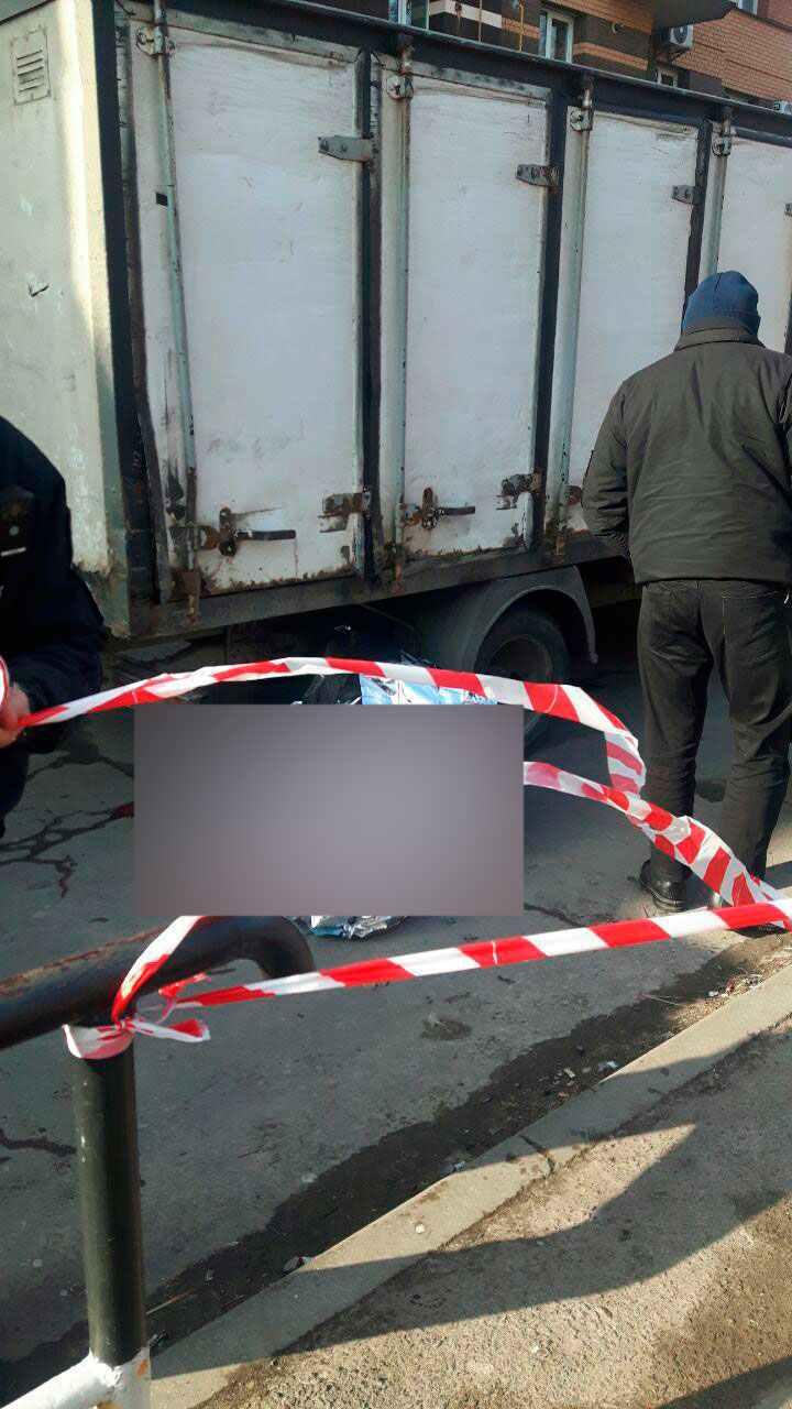 У Полтаві водій збив дідуся, здаючи назад