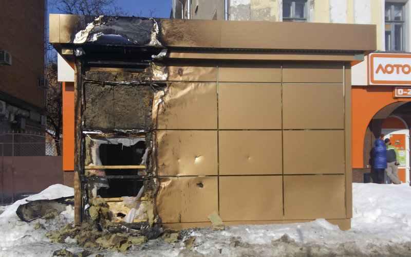 У Полтаві вночі горів скандально відомий кіоск на Стрітенській. ОНОВЛЕНО, ФОТО