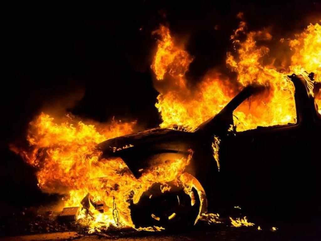 У Полтаві горів легковик ВАЗ-2108
