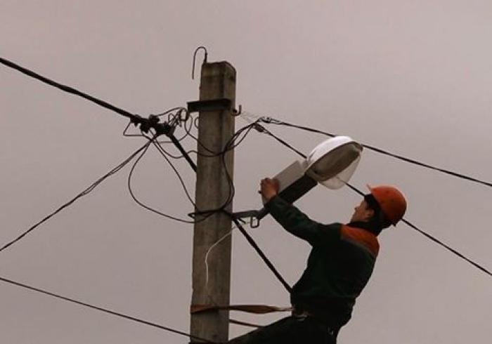 Світло уночі: в місті на Полтавщині встановили ліхтарі