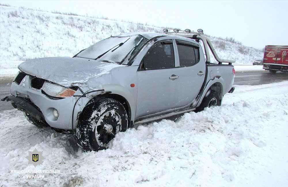 На Полтавщині авто злетіло в кювет