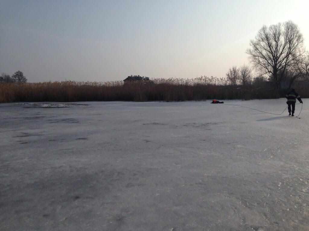 На Полтавщині рибалка провалився під кригу