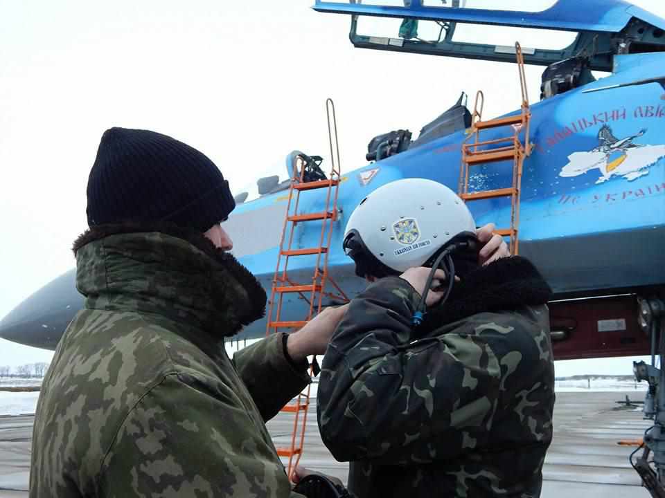 Миргородські льотчики-винищувачі навчають курсантів харківського вишу