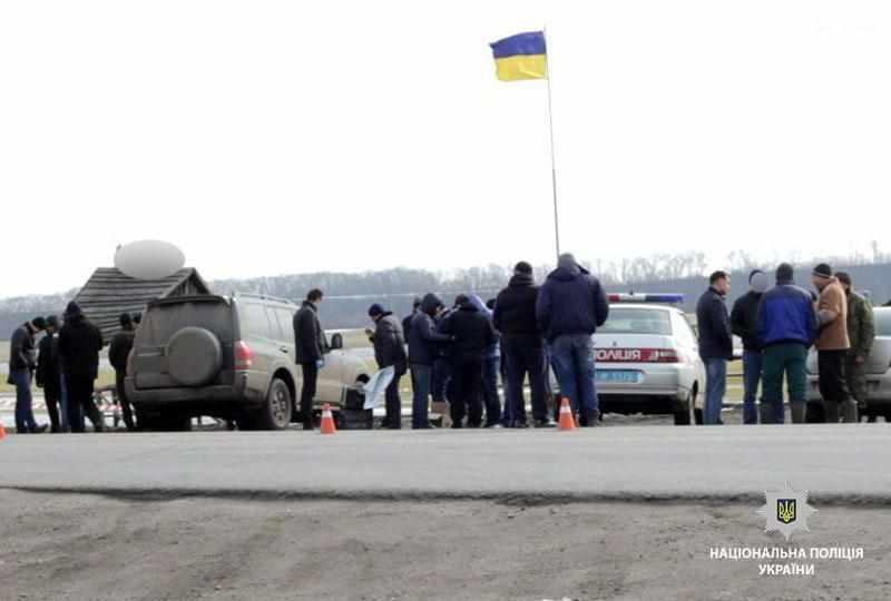 На Полтавщині затримали чоловіків з Кіровоградщини, які мали при собі зброю та наркотики