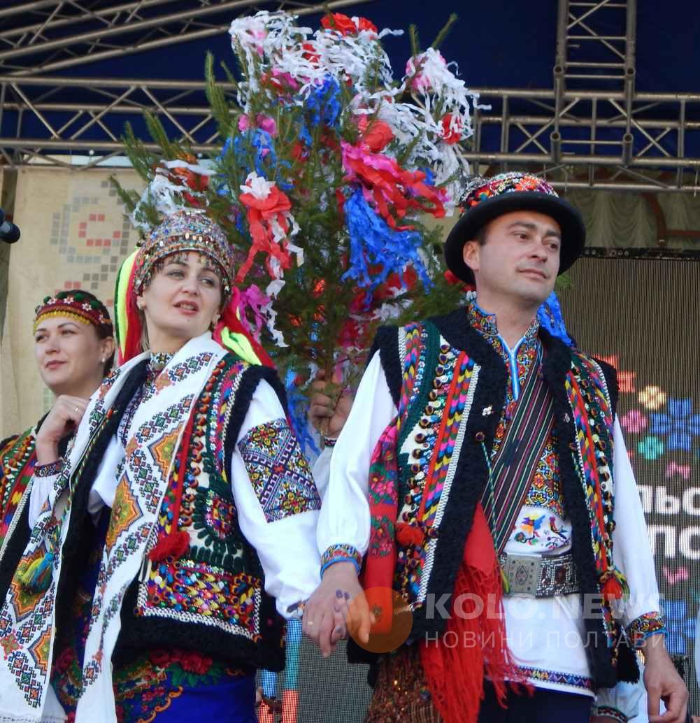 У Полтаві відгуляли яскраве гуцульське весілля. ФОТО. ВІДЕО