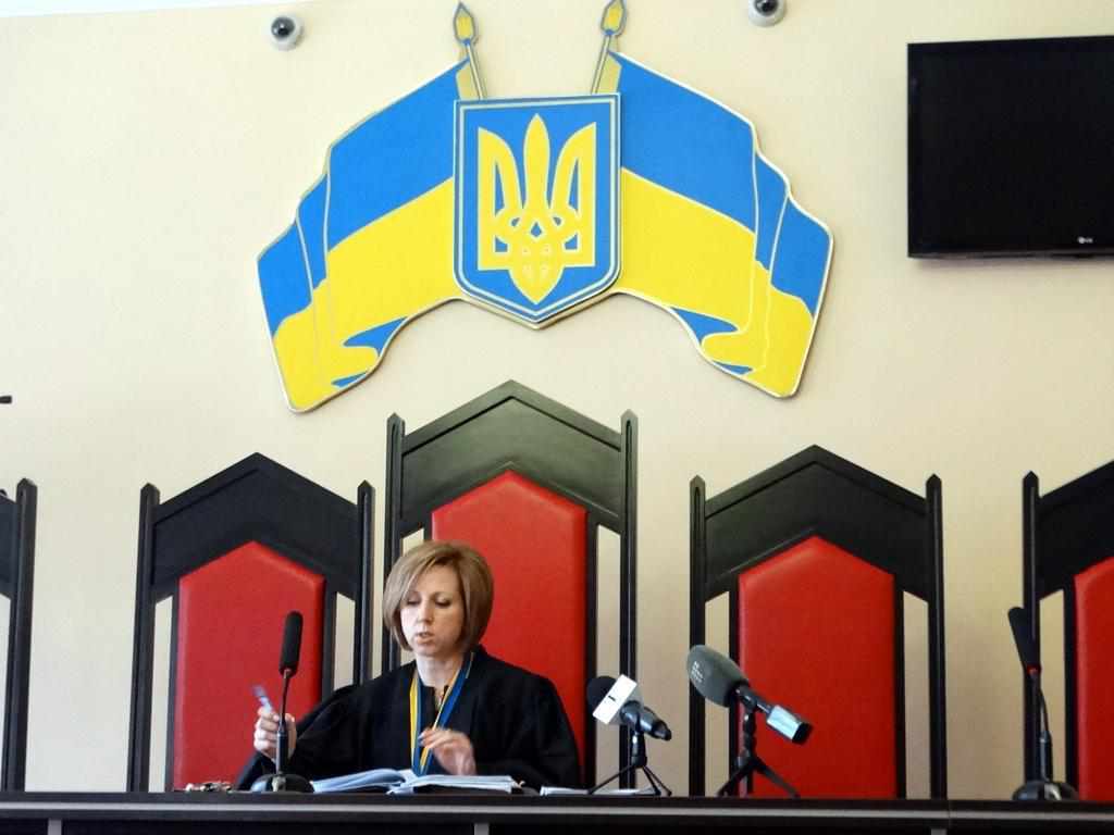 Суд у Полтаві через розбите авто на дорозі Київ-Харків: Сінельнік знову не з’явився. ФОТО