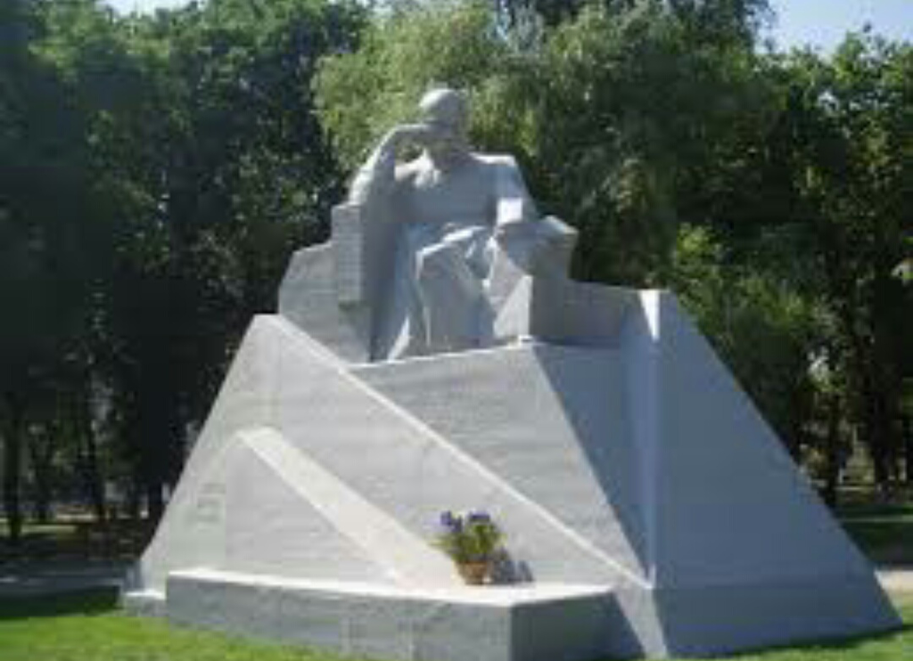 Скільки коштів планують витратити на ремонт полтавських пам’ятників