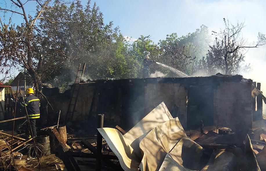 Пожежа на Полтавщині: постраждала жінка та загинула птиця