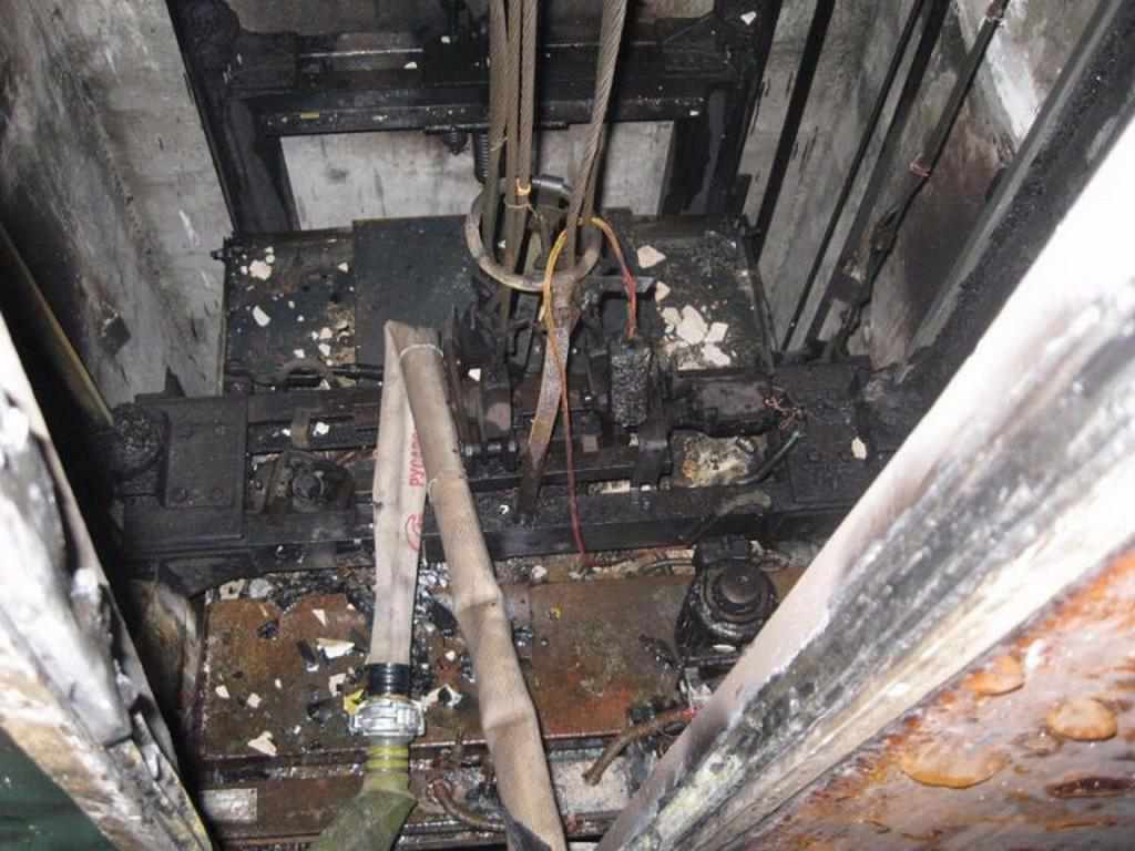 У Лубнах у багатоповерхівці згорів ліфт