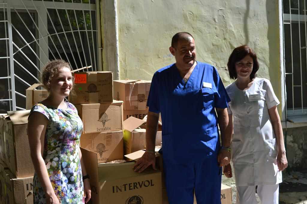 Американці передали гуманітарну допомогу військовому госпіталю у Полтаві