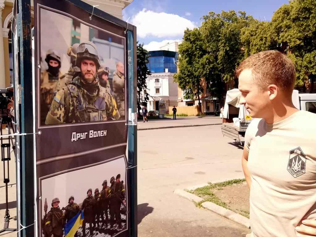 У Полтаві фотовиставка про Широкинську операцію: мами загиблих полтавців не знайшли синів. ФОТО