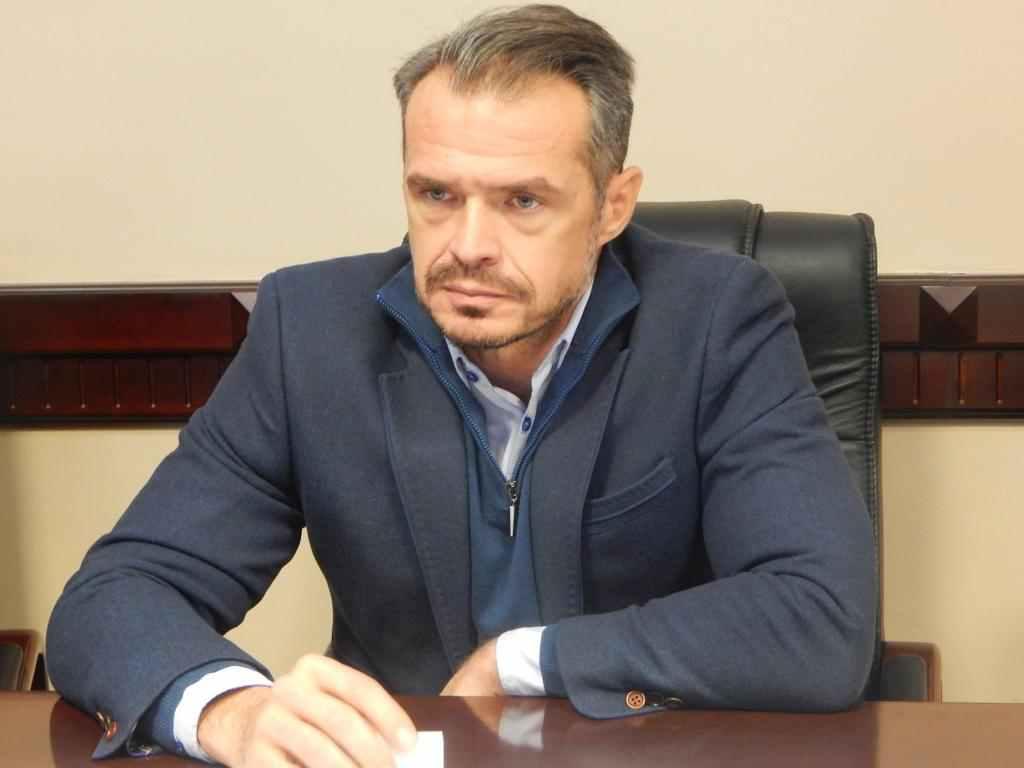 Нового голову Укравтодору в Полтаві чекали півдня: з пустого в порожнє