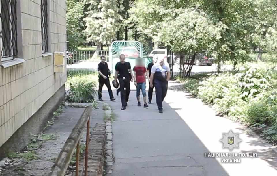 Подружжя, яке знімало у порно свою чотирирічну дитину, у Полтаві заарештували на два місяці