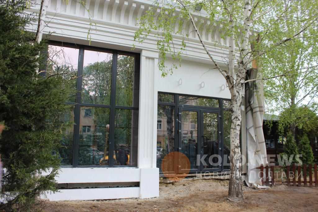 Провадження закрито, заборона на будівельні роботи знята – рішення суду щодо скандальної прибудови в центрі Полтави