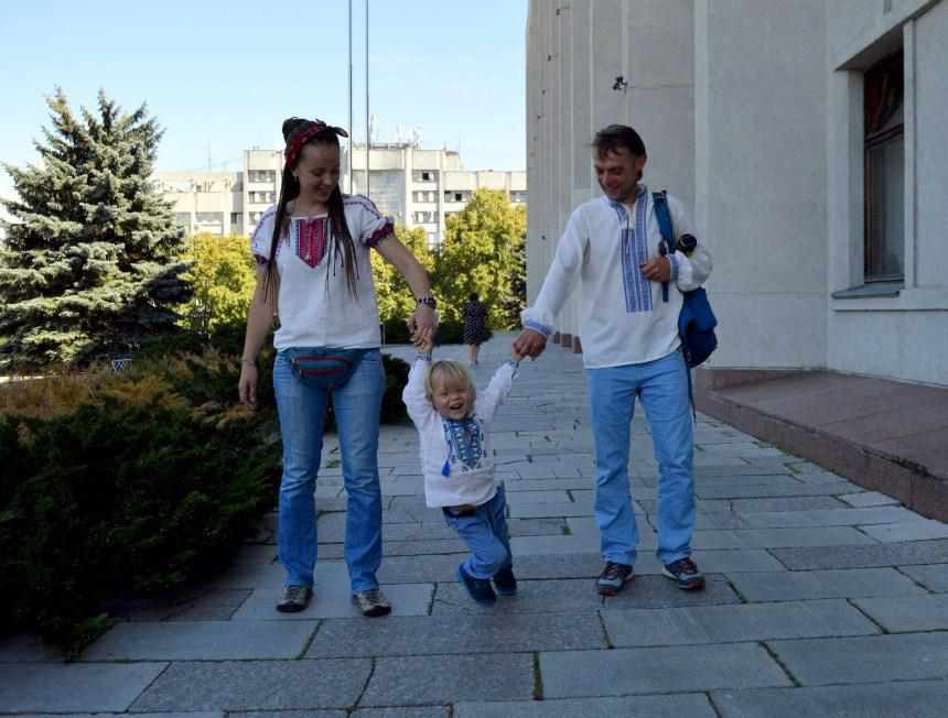 Навколо світу з малюком на старій «Волзі». ФОТО, ВІДЕО