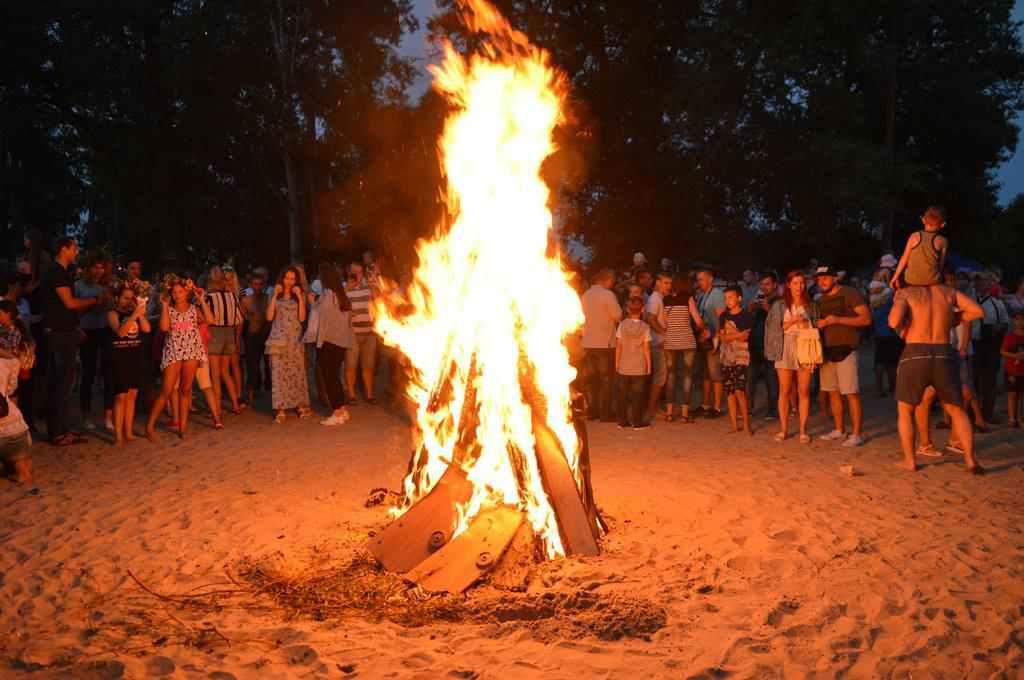 З ватрою, танцями, вінками та феєрверком: як у Полтаві святкували Івана Купала. ФОТО, ВІДЕО