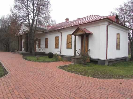 Злочинці пограбували музей Гоголя на Полтавщині